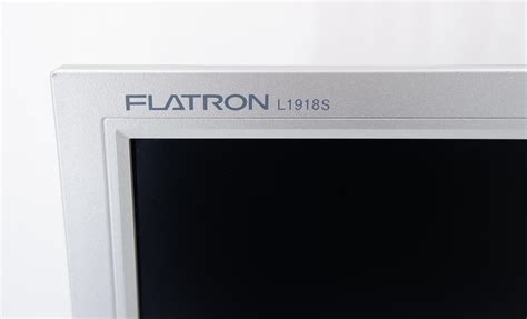 Монитор TFT 19" LG Flatron L1918S