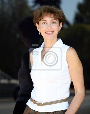 Belle femme mature aux seins nus peintures murales tableaux échéance jeunesse rides