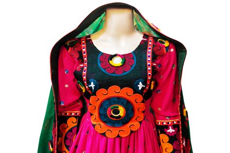 pashtun singer dress