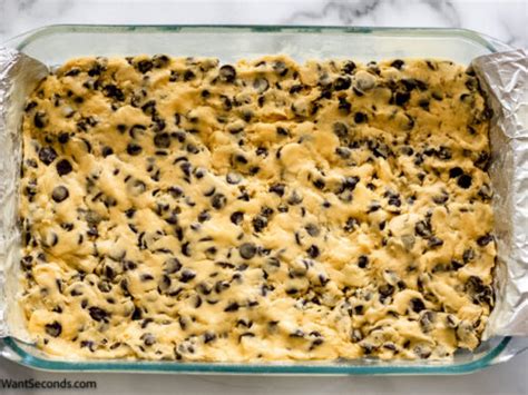 Cake Mix Cookie Bars {4 Ingredients!} Gonna Want Seconds