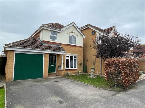 3 Bed Detached House For Sale In Bathurst Close Burnham On Sea Ta8 £