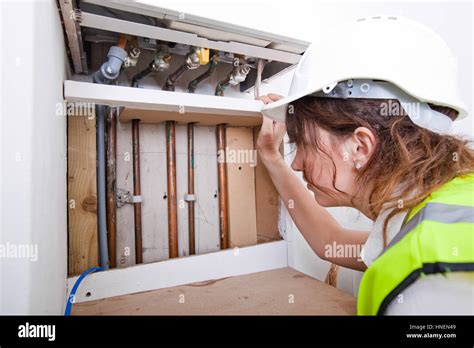 Female Plumber High Resolution Stock Photography And Images Alamy