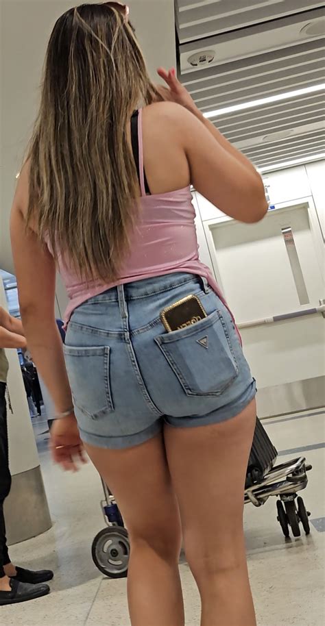 Shorty Gorgeous Latina MILF In Jean Short Shorts Forum