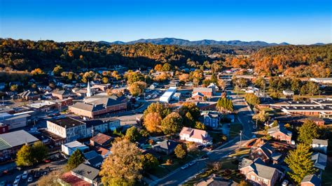 15 Cutest Blue Ridge Mountain Towns Across The South Southern Trippers