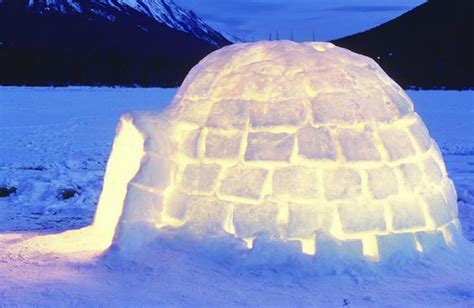 Jura | Sélection - Construisez votre igloo à Lajoux. Construisez votre igloo à Lajoux