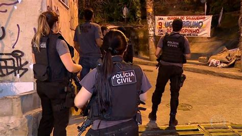 Polícia do RJ faz megaoperação em comunidades de Santa Teresa e Rio