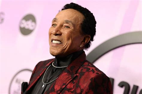 10 Best Smokey Robinson Songs of All Time - Singersroom.com