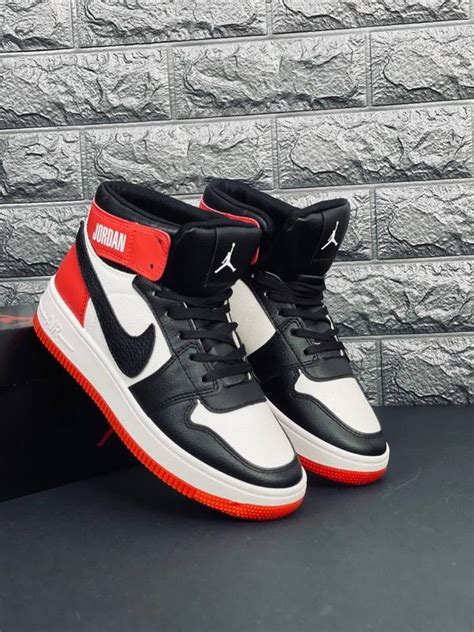 Кросівки чоловічі air jordan 1 mid infrared, кроси джордан 2023 — цена ...
