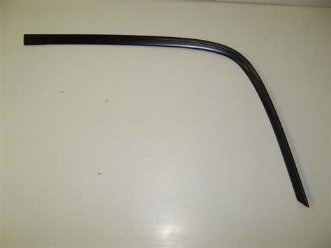 REAR WINDOW MOLDING BLACK USED Upper RH 78 87 EL CAMINO