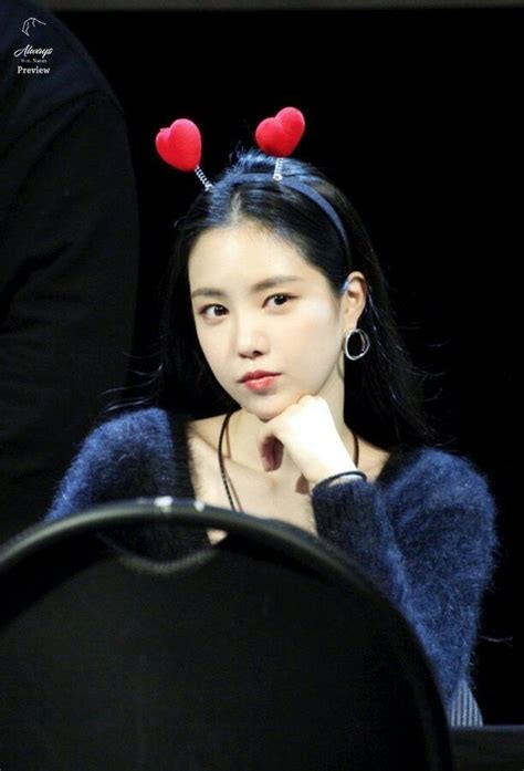 Pin By Lulamulala On Apink Naeun Apink Naeun Hoop Earrings Earrings