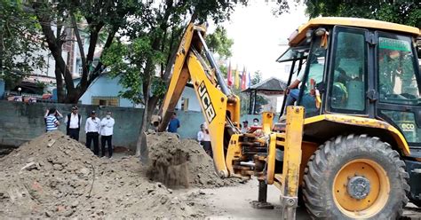 कोरोनाकालमा धोबीखोला मास्ने वडाध्यक्ष ढकालले प्राविधिक सिफारिसविपरीत ...