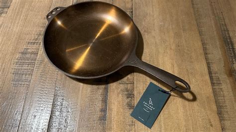 Smithey IronWare: Unboxing the Chef Skillet No. 10 & Review of Smithey ...