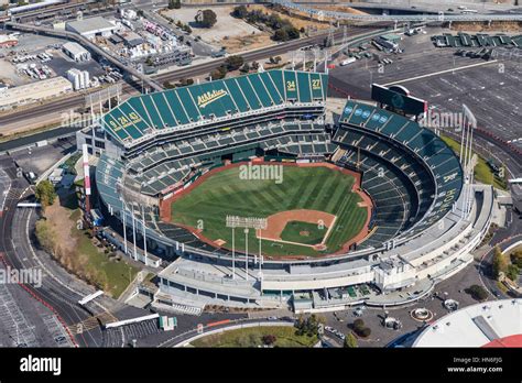 Oakland Coliseum Building Hi Res Stock Photography And Images Alamy