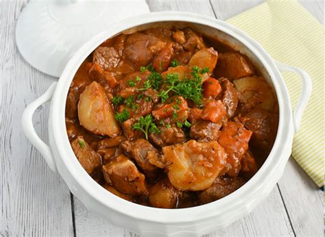 Bijol Traditional Latin Seasoning Beef And Potato Stew