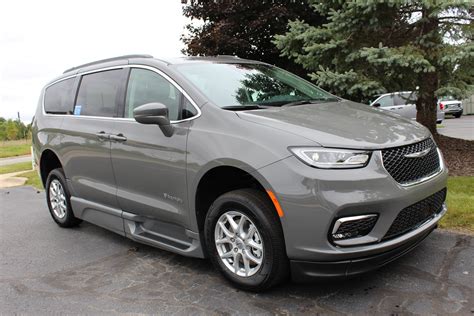 2022 Ceramic Grey Chrysler Pacifica Touring L With BraunAbility XT R