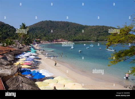 Playa Las Gatas Zihuatanejo Guerrero Mexico Stock Photo 67103615