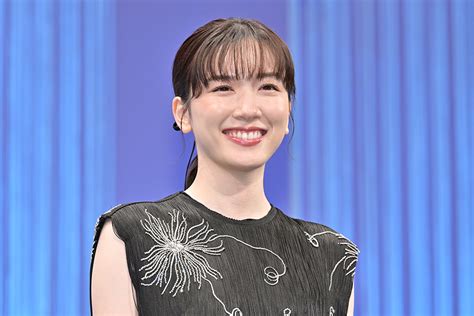 永野芽郁、朝番組出演のスーツ姿が「かわいい」 ゴツい愛車とのギャップも反響拡大「度肝抜かれた」 Encount