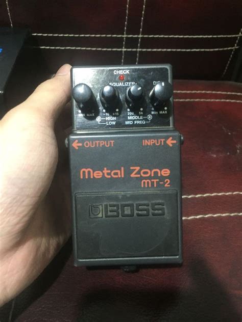 Boss metal zone mt-2 (second), Musik & Media, Alat di Carousell