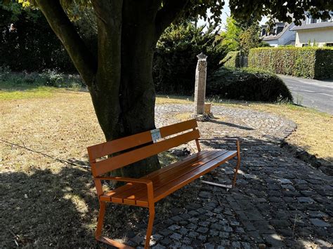 Zeichen Gegen Gewalt Gegen Frauen Orangene Bank Steht Jetzt Am Hannah