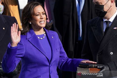 Kamala Harris Dilantik Perempuan Pertama Sebagai Wakil Presiden AS