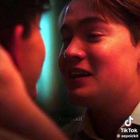 Heartstopper Ideas In Alice Book Cute Gay It Cast