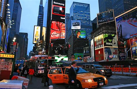 Fondo El Times Square En Nyc Anuncio Nyc Hito Foto E Imagen Para