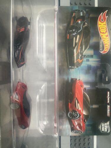 Hot Wheels Premium Car Culture 2 Pack McLaren Senna And McLaren 720S