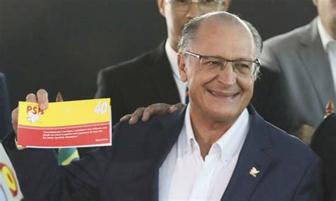 Em ato de filiação ao PSB Alckmin cita autor que faz a cabeça de