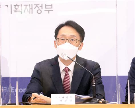 임재현 신임 관세청장 기재부 요직 두루 거친 세제 전문가 대한경제