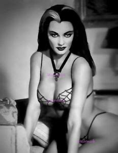 THE MUNSTERS YVONNE DE CARLO LILY MUNSTER ACTRESS BIKINI PUBLICITY