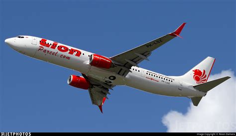 PK LSZ Boeing 737 96NER Lion Air Nixon Damara JetPhotos