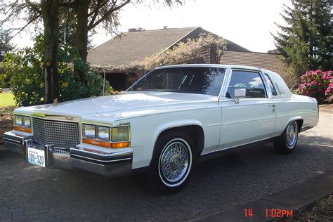 1985 Cadillac Fleetwood Brougham De Elegance Coupe