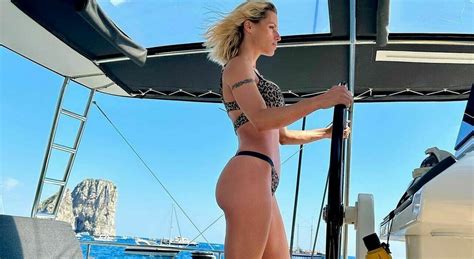 Michelle Hunziker Il Bikini In Barca Conquista I Fan Hai Capito La