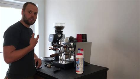 How To Backflush And Cleaning Your Coffee Machine The Rolling Bean