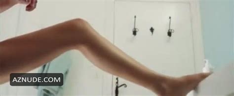 IM SOMMER WOHNT ER UNTEN NUDE SCENES AZNude