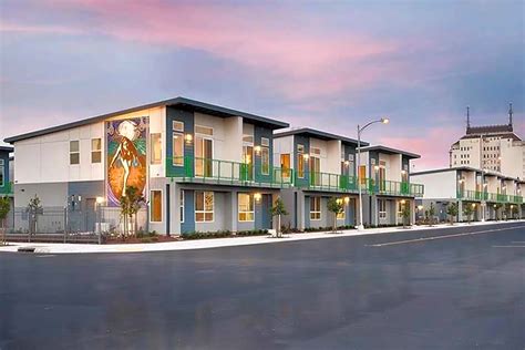 Brio On Broadway 1636 Broadway St Fresno Ca Apartments For Rent