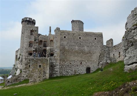 Podzamcze Zamek Ogrodzieniec Architektura Redniowiecza I Staro Ytno Ci