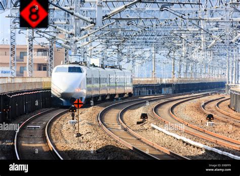 Series 100 Shinkansen Hi Res Stock Photography And Images Alamy