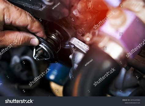 how to check thermostat car