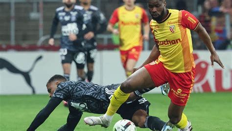 Ligue Le Stade Brestois S Incline Lens Sa S Rie Historique Prend