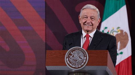 Celebra AMLO decisión del INE para no prohibir las mañaneras