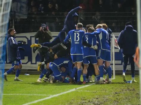 Fu Ball Regionalliga Kickers Emden Beendet Das Jahr Mit Einem Sieg