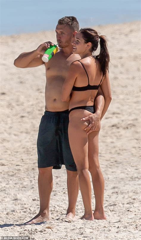 10 Hot Kayla Itsines Bikini Pics