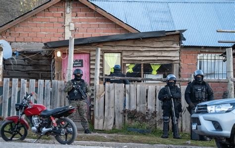 Neuqu N Desbaratan Dos Kioscos Narcos Cerca De Escuelas Resumen Policial