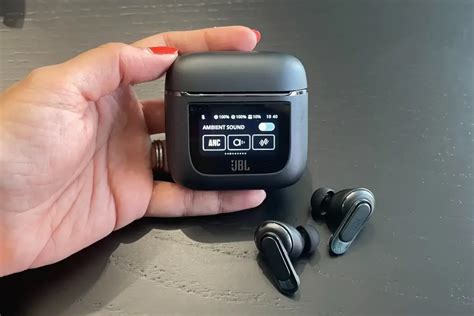JBL Tour Pro 2 - Первые в Мире TWS Наушники с Экраном
