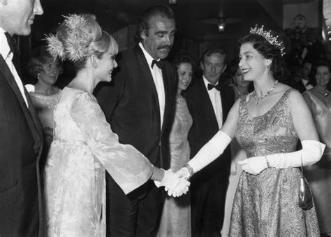 Queen Elizabeth Ii Turns 95 See Her Most Memorable Celeb Encounters