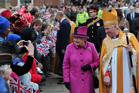 Look Queen Elizabeth Ii 60 Year Diamond Jubilee 20 Picture