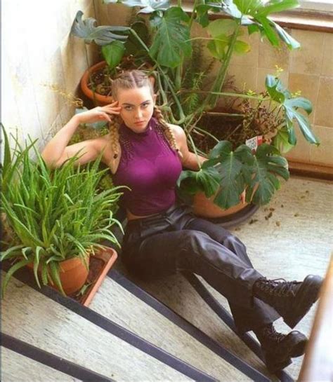 Nice R Nikasofie Hot