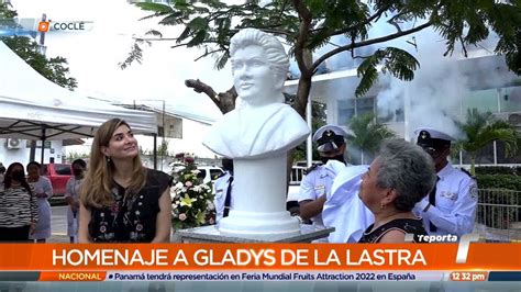 Develan en Penonomé busto en honor a la cantautora Gladys De La Lastra