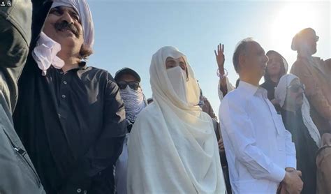 Bushra Bibi Led PTI Convoy Reaches D Chowk Amid Army Deployment Heavy